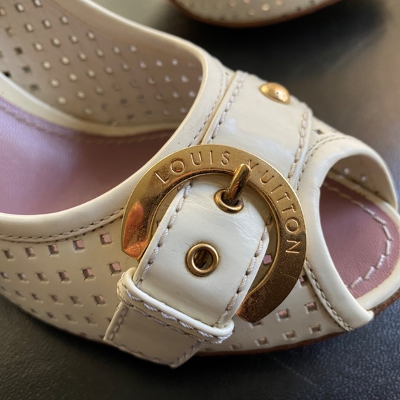 Louis Vuitton white leather open toe pumps heels gold buckle Italy perforated 37 - Picture 2 of 12